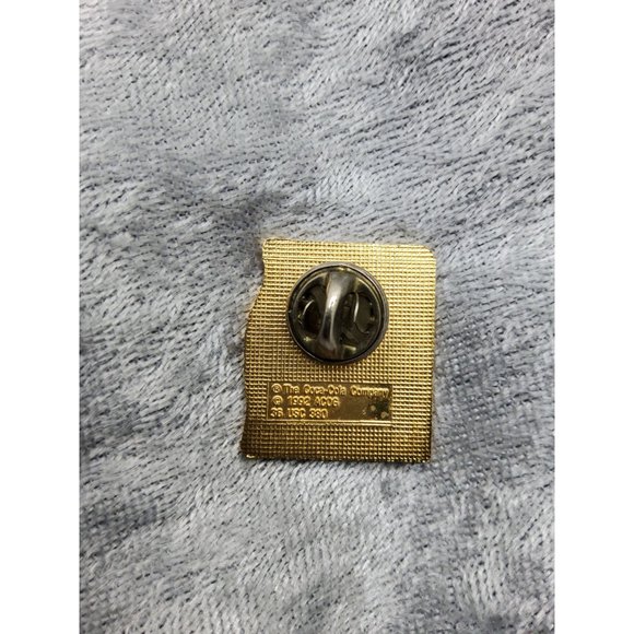 Vintage 1996 Atlanta Olympic Commemorative Lapel Pin with Torch & Retro Coke Bot - Picture 2 of 2